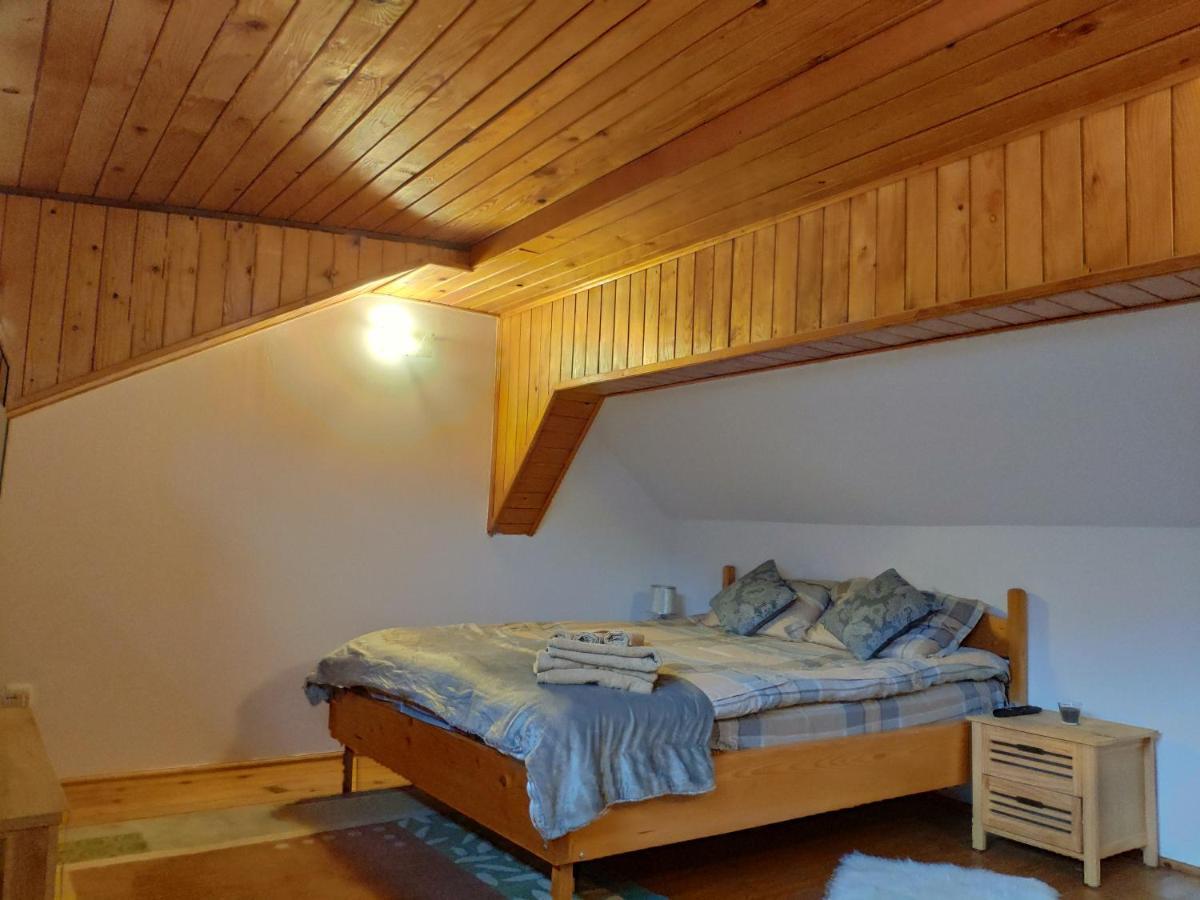 Appartamento Cozy Loft At Teleferic Sinaia Esterno foto